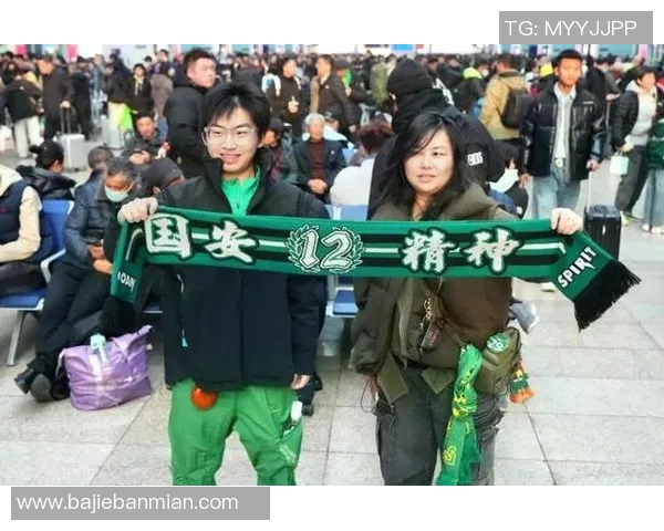 足球明星送上新年祝福与期许助力球迷迎接崭新一年